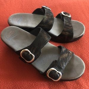 Dansko sandal size 39 / 8.5  women’s